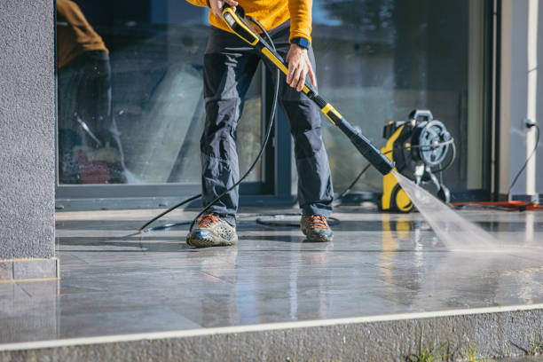 Best Garage Pressure Washing  in Pawtucket, RI